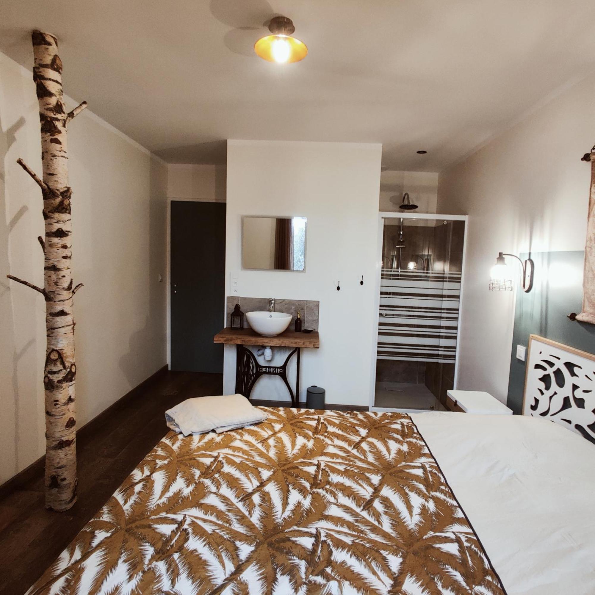 Au Coin Du Chemin Hotel Chambéry Room photo